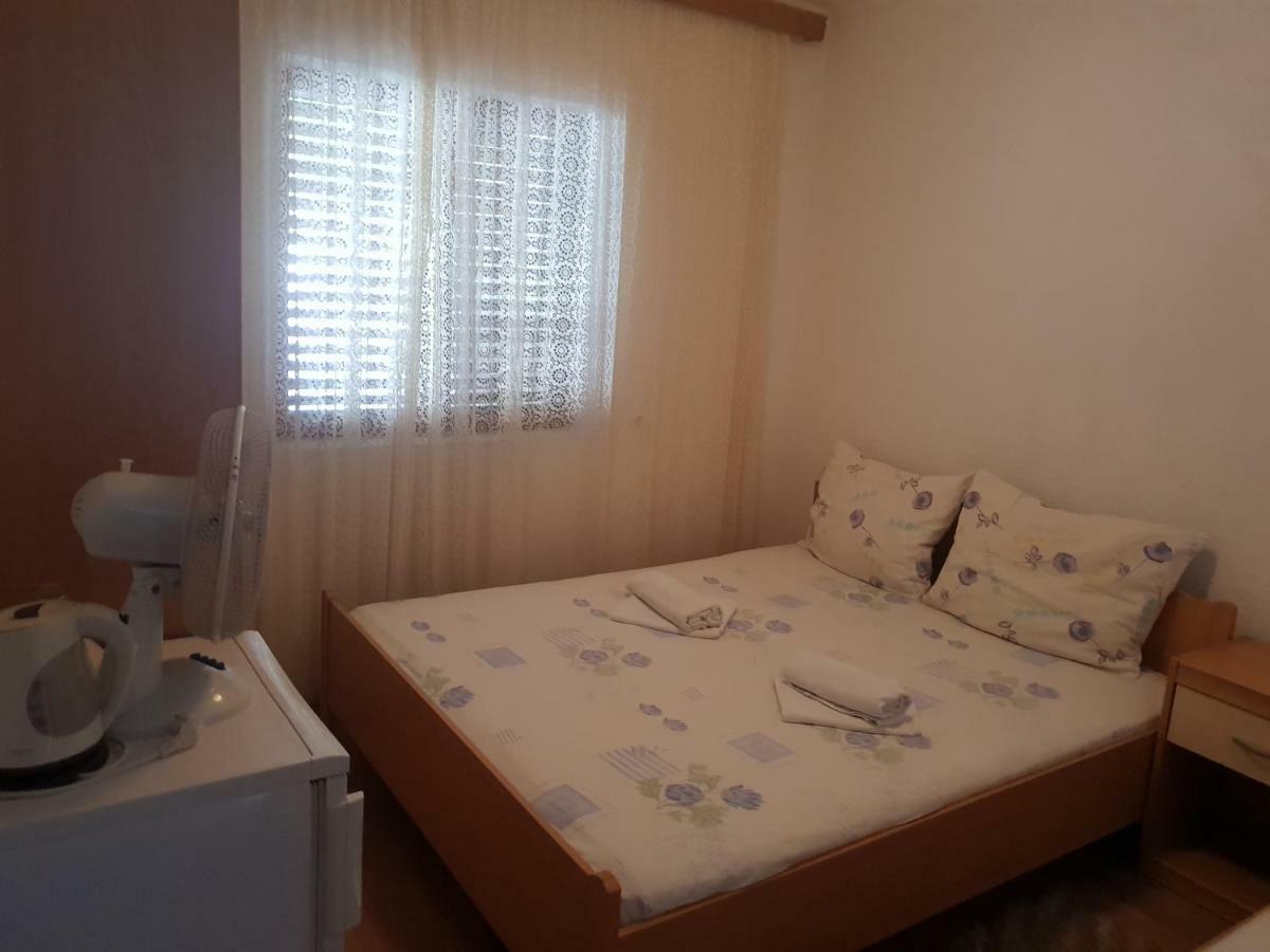 Guest House Alisa Hvar Town Eksteriør billede